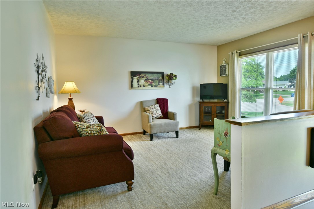 2483 Trentwood Drive SE Warren OH 44484