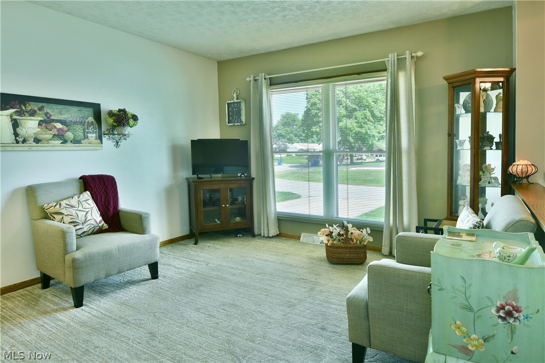 2483 Trentwood Drive SE Warren OH 44484