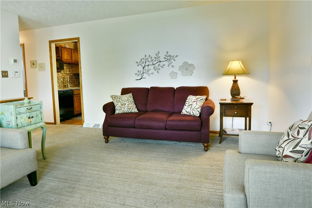 2483 Trentwood Drive SE Warren OH 44484