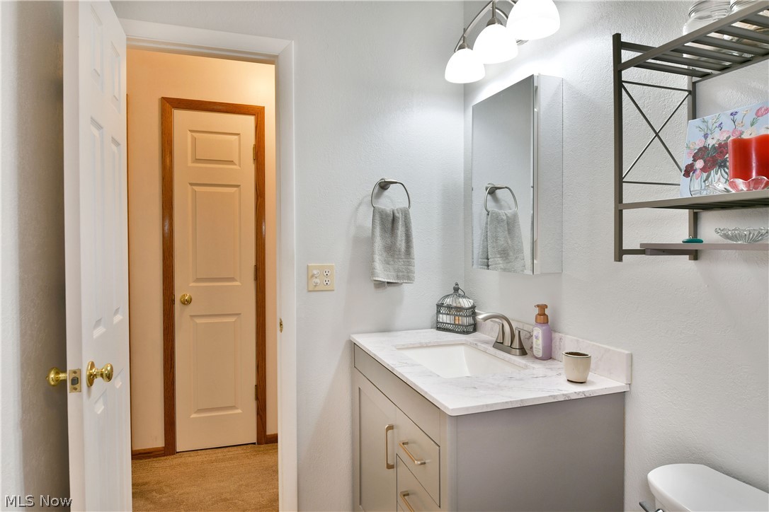 2483 Trentwood Drive SE Warren OH 44484