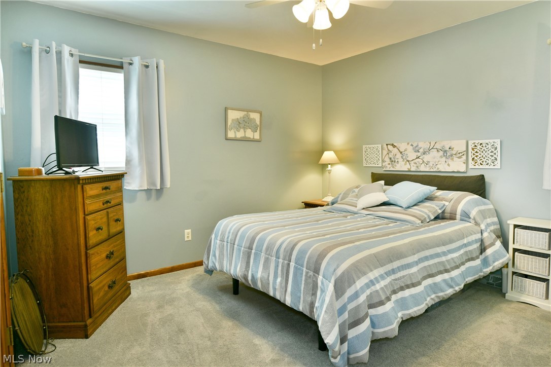 2483 Trentwood Drive SE Warren OH 44484
