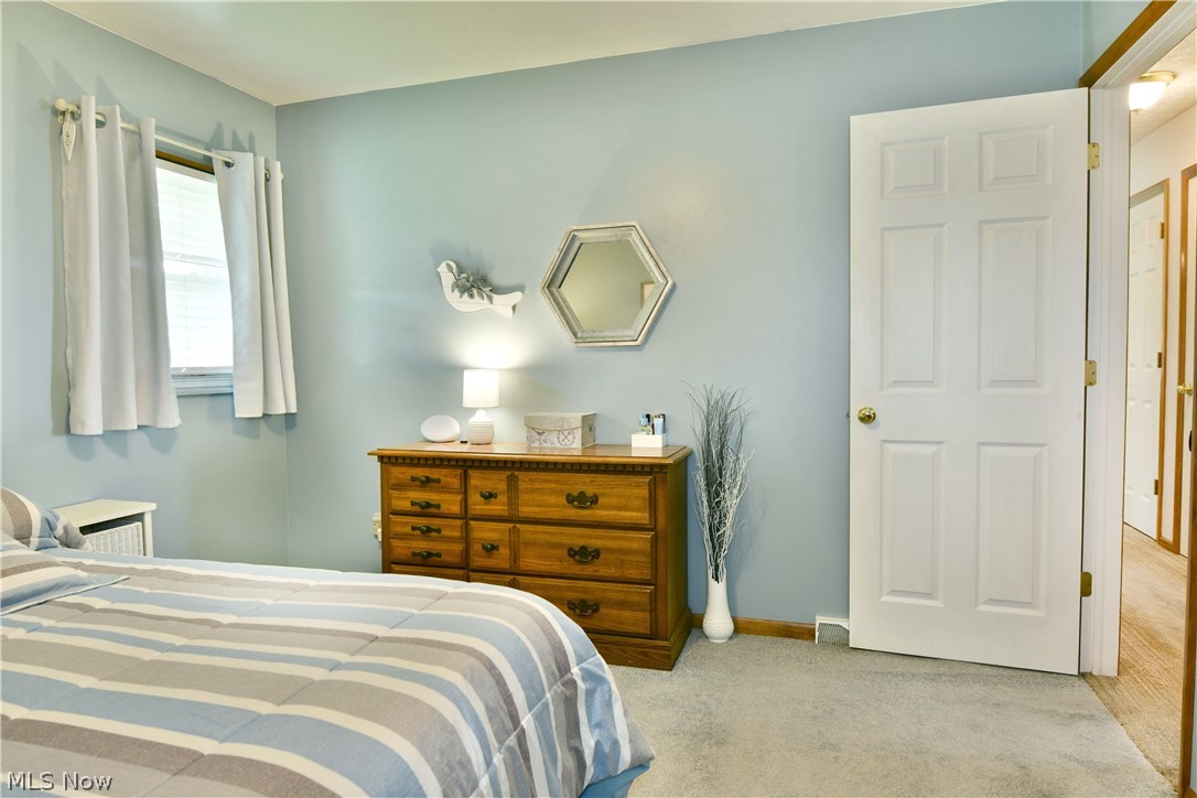2483 Trentwood Drive SE Warren OH 44484