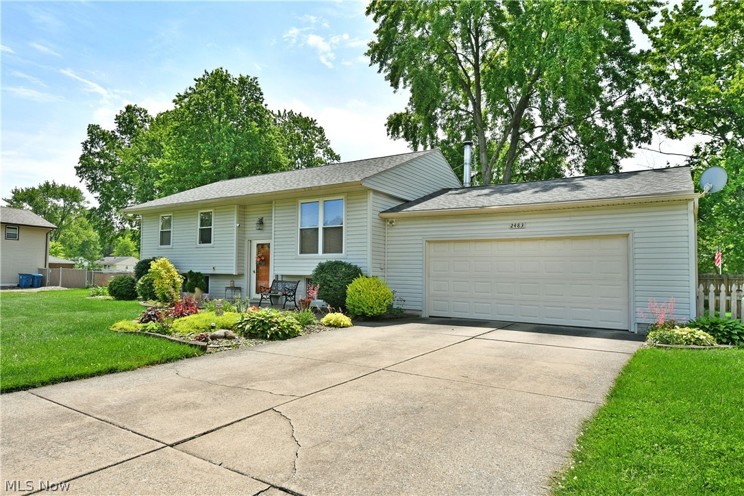 2483 Trentwood Drive SE Warren OH 44484