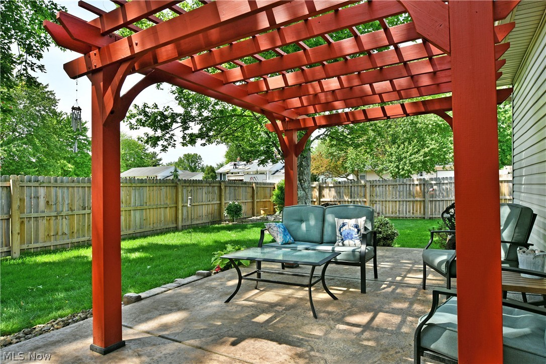 2483 Trentwood Drive SE Warren OH 44484