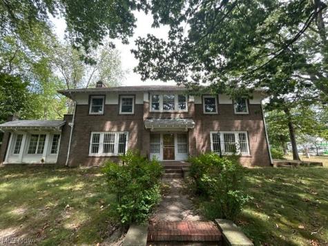 1229 East Boulevard Cleveland Heights OH 44108