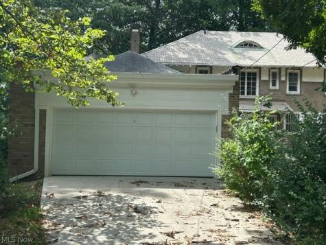 1229 East Boulevard Cleveland Heights OH 44108