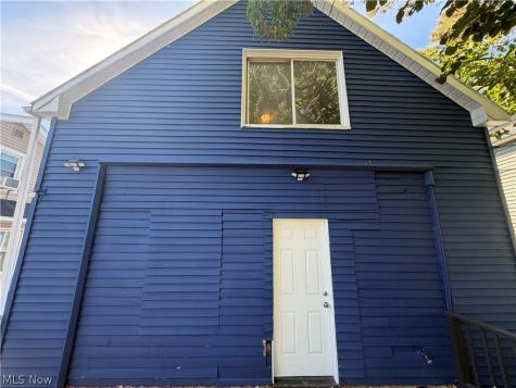 12203 Farringdon Avenue Cleveland OH 44105