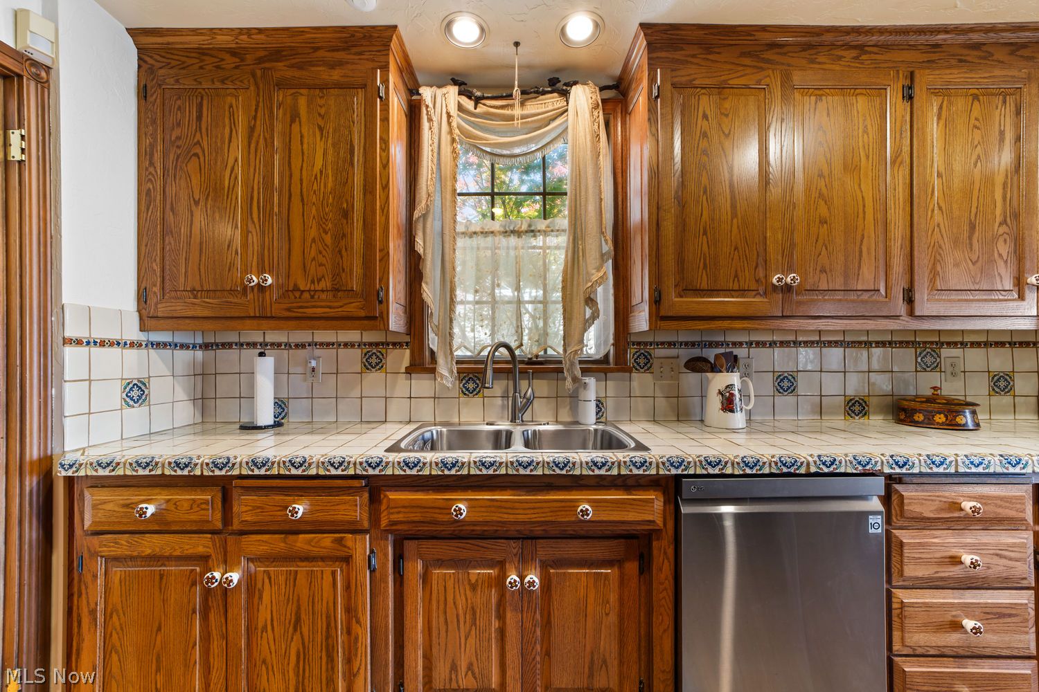 23718 Cliff Drive Bay Village OH 44140