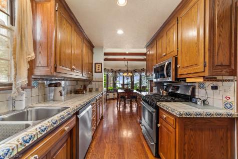 23718 Cliff Drive Bay Village OH 44140
