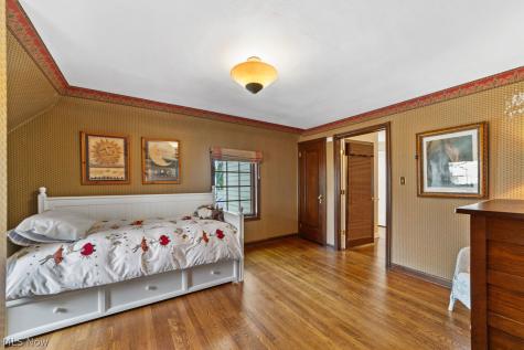 23718 Cliff Drive Bay Village OH 44140