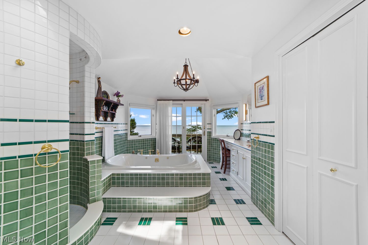 23718 Cliff Drive Bay Village OH 44140