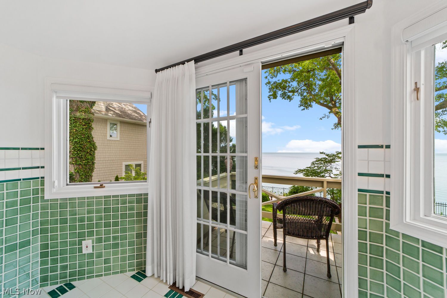 23718 Cliff Drive Bay Village OH 44140