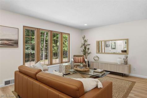 1091 Dorsh Road South Euclid OH 44121