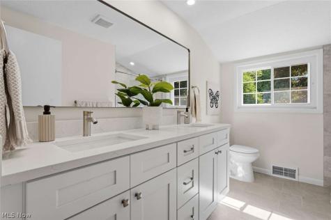 1091 Dorsh Road South Euclid OH 44121