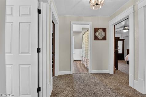 132 28th Street NW Barberton OH 44203