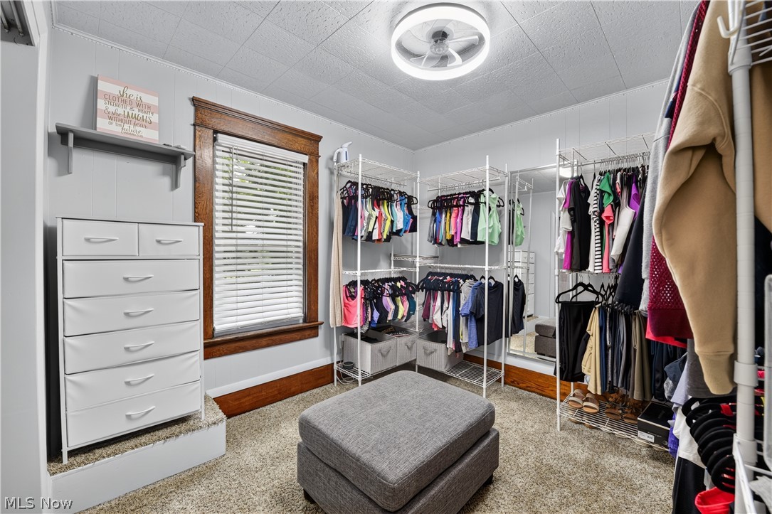 132 28th Street NW Barberton OH 44203