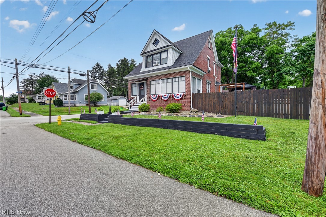 132 28th Street NW Barberton OH 44203