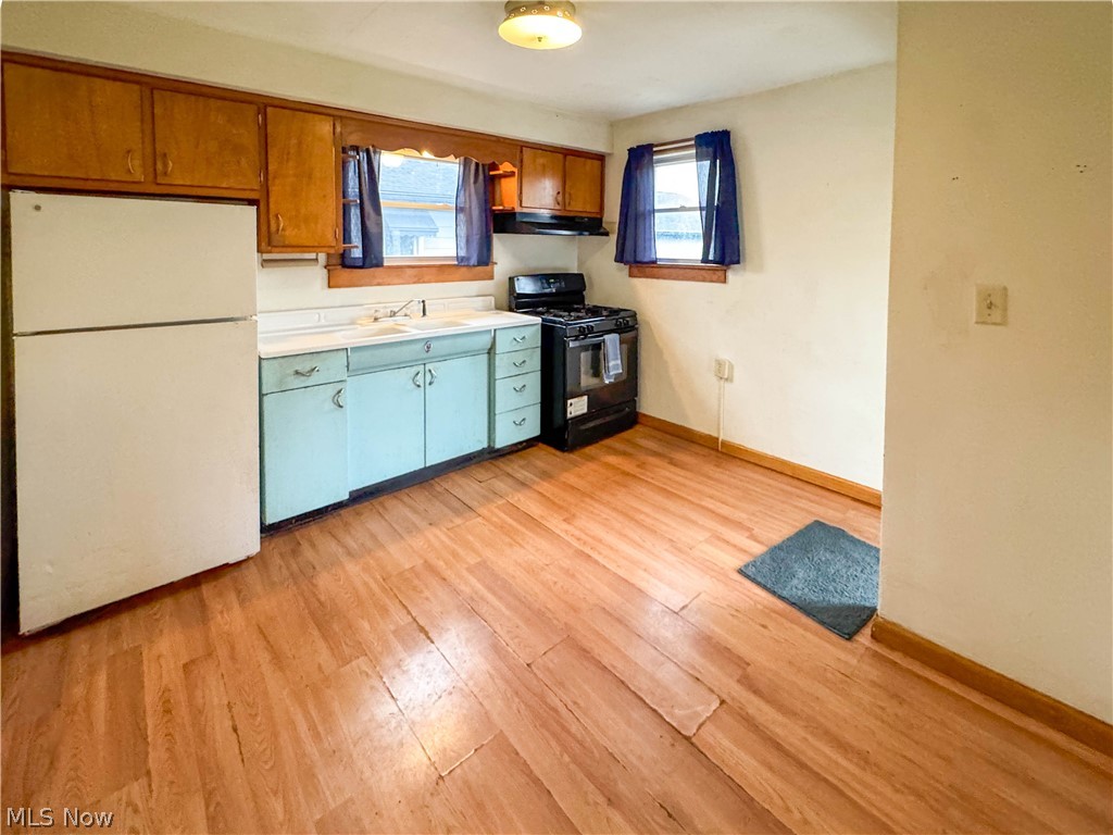 165 Piccadilly Street Campbell OH 44405