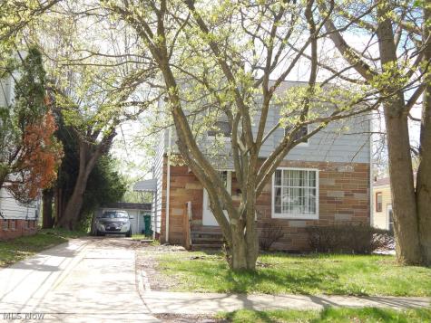 18408 Raymond Street Maple Heights OH 44137