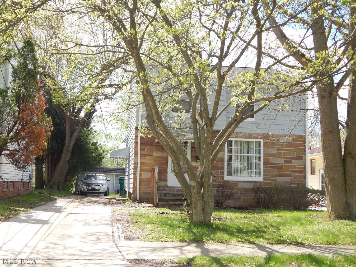 18408 Raymond Street Maple Heights OH 44137
