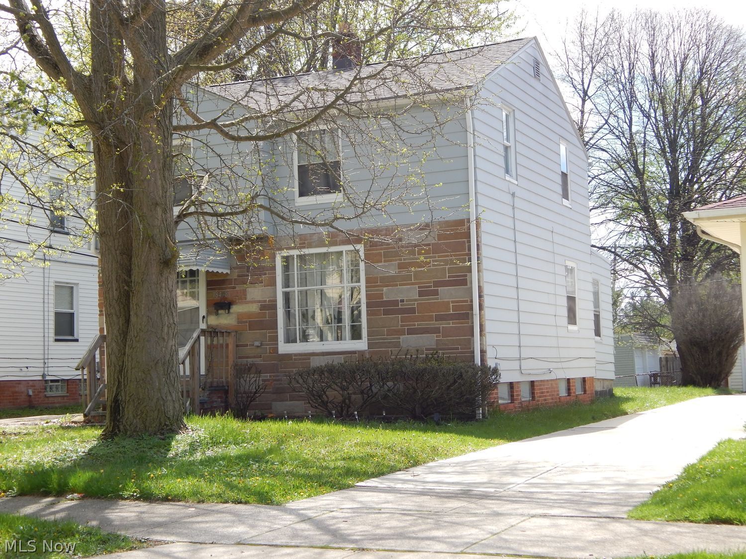 18408 Raymond Street Maple Heights OH 44137