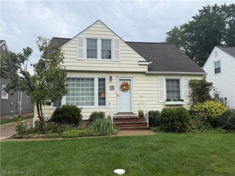 395 Beechwood Drive Willowick OH 44095