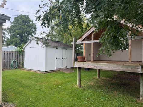 395 Beechwood Drive Willowick OH 44095