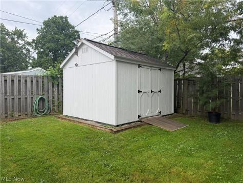 395 Beechwood Drive Willowick OH 44095