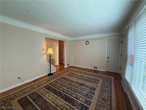 395 Beechwood Drive Willowick OH 44095