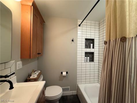 395 Beechwood Drive Willowick OH 44095