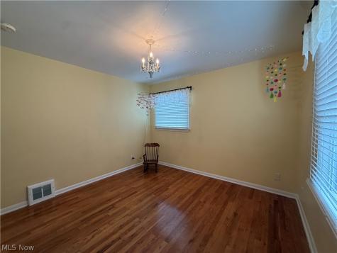 395 Beechwood Drive Willowick OH 44095