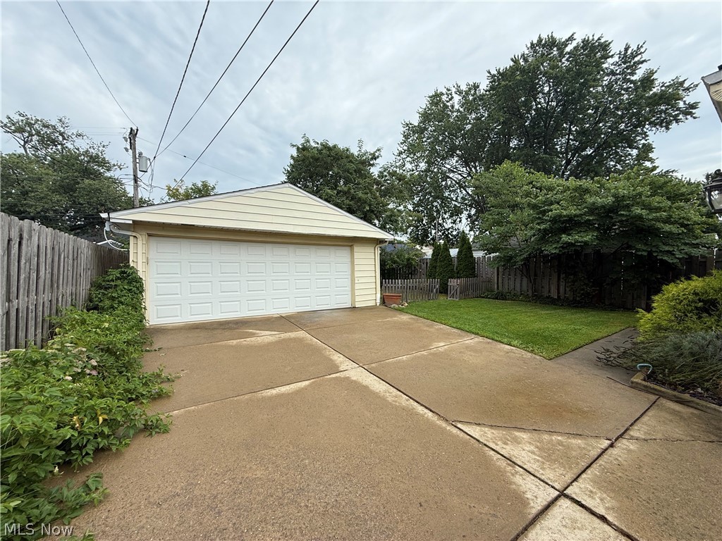 395 Beechwood Drive Willowick OH 44095