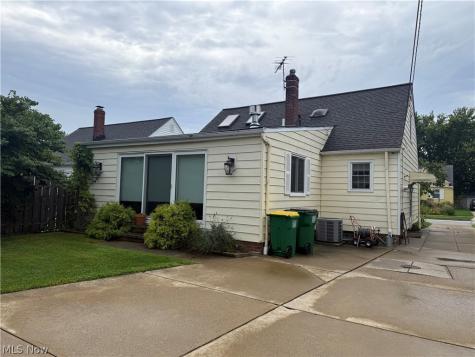 395 Beechwood Drive Willowick OH 44095