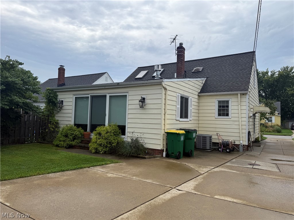395 Beechwood Drive Willowick OH 44095