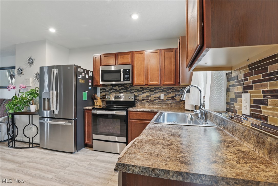 120 Springvale Drive Amherst OH 44001
