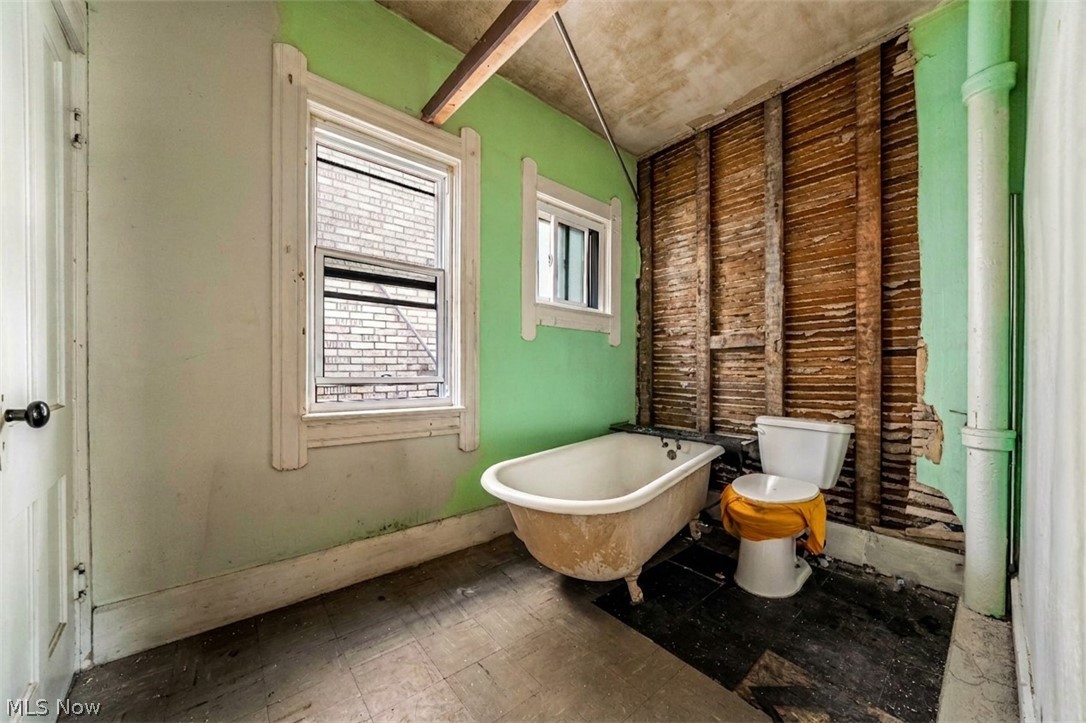 2908 Roanoke Avenue Cleveland OH 44109