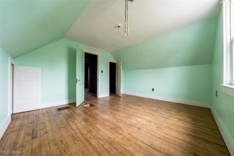 2908 Roanoke Avenue Cleveland OH 44109