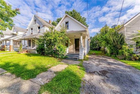 2908 Roanoke Avenue Cleveland OH 44109
