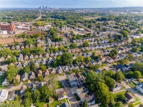 2908 Roanoke Avenue Cleveland OH 44109