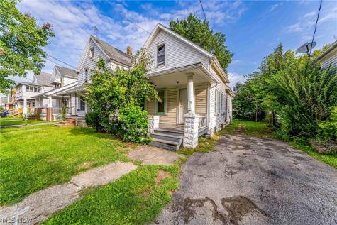 2908 Roanoke Avenue Cleveland OH 44109