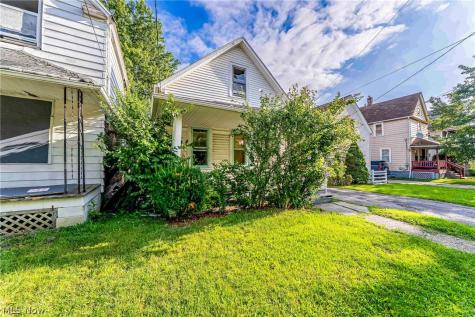 2908 Roanoke Avenue Cleveland OH 44109