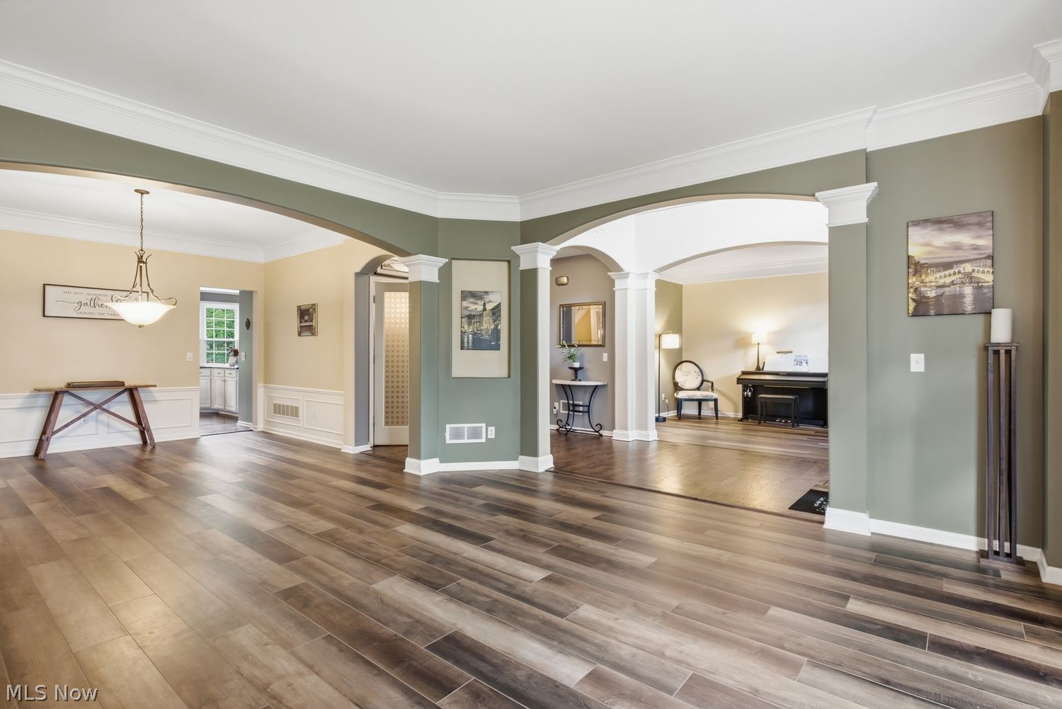 1060 W Parkway Boulevard Aurora OH 44202