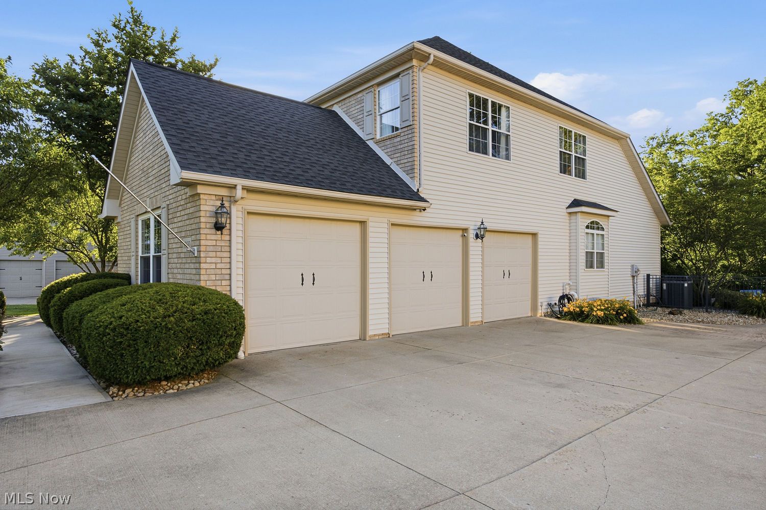 1060 W Parkway Boulevard Aurora OH 44202