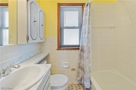 5915 Forest Avenue Parma OH 44129