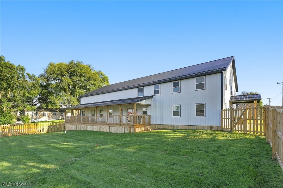 1394 Dewey Street Dresden OH 43821