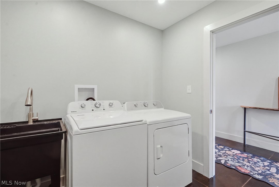 1394 Dewey Street Dresden OH 43821