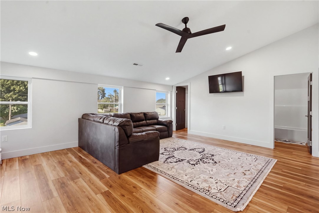 1394 Dewey Street Dresden OH 43821