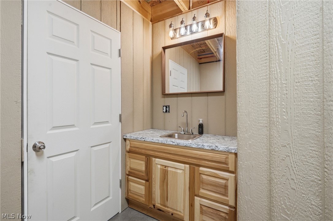 1394 Dewey Street Dresden OH 43821