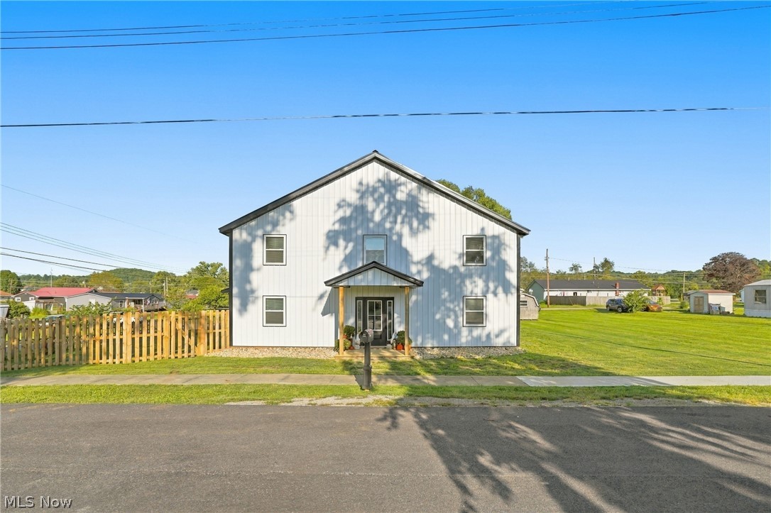 1394 Dewey Street Dresden OH 43821