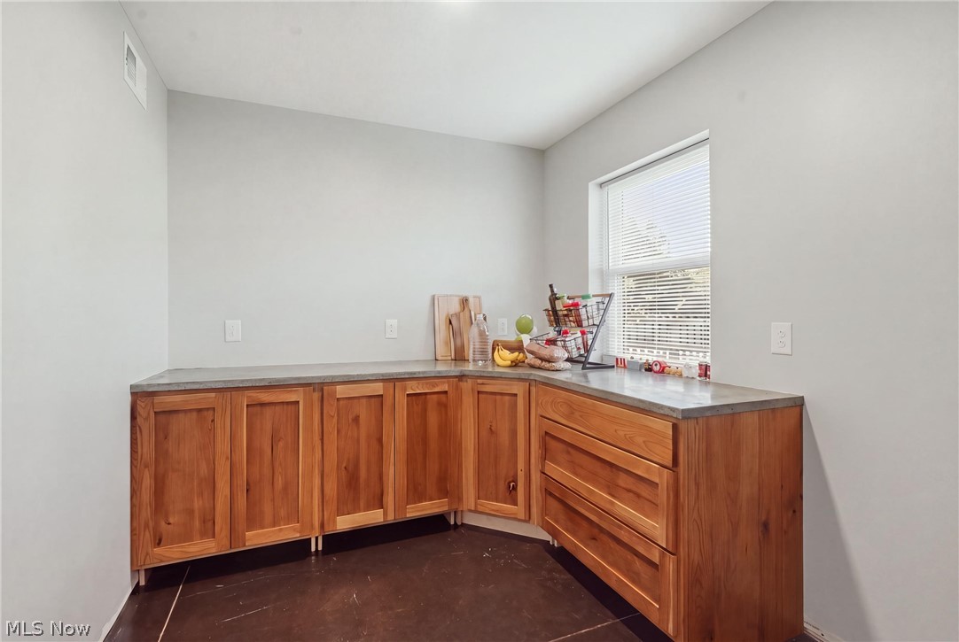 1394 Dewey Street Dresden OH 43821